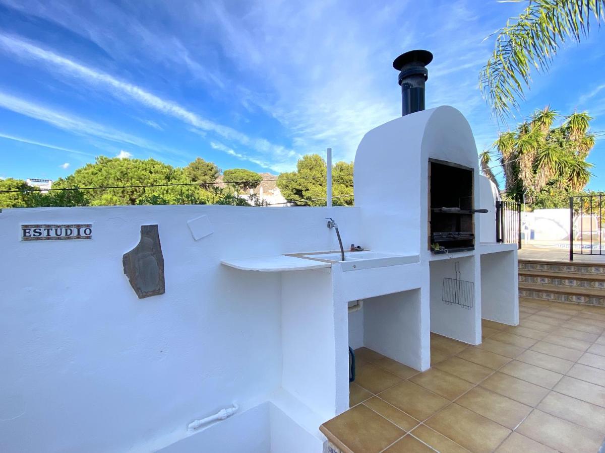 Villa Sandra Al Fresco Apartment Нерха Экстерьер фото